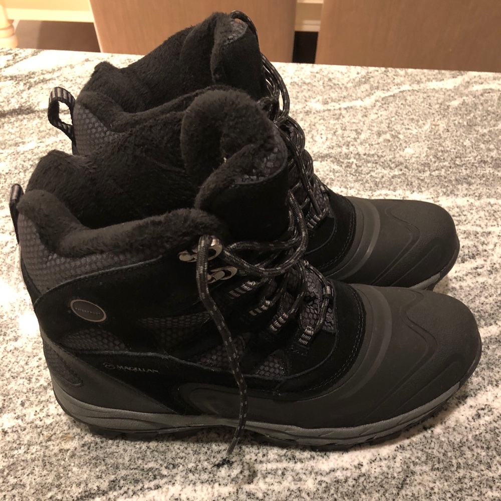 Men’s Magellan winter boots size 12